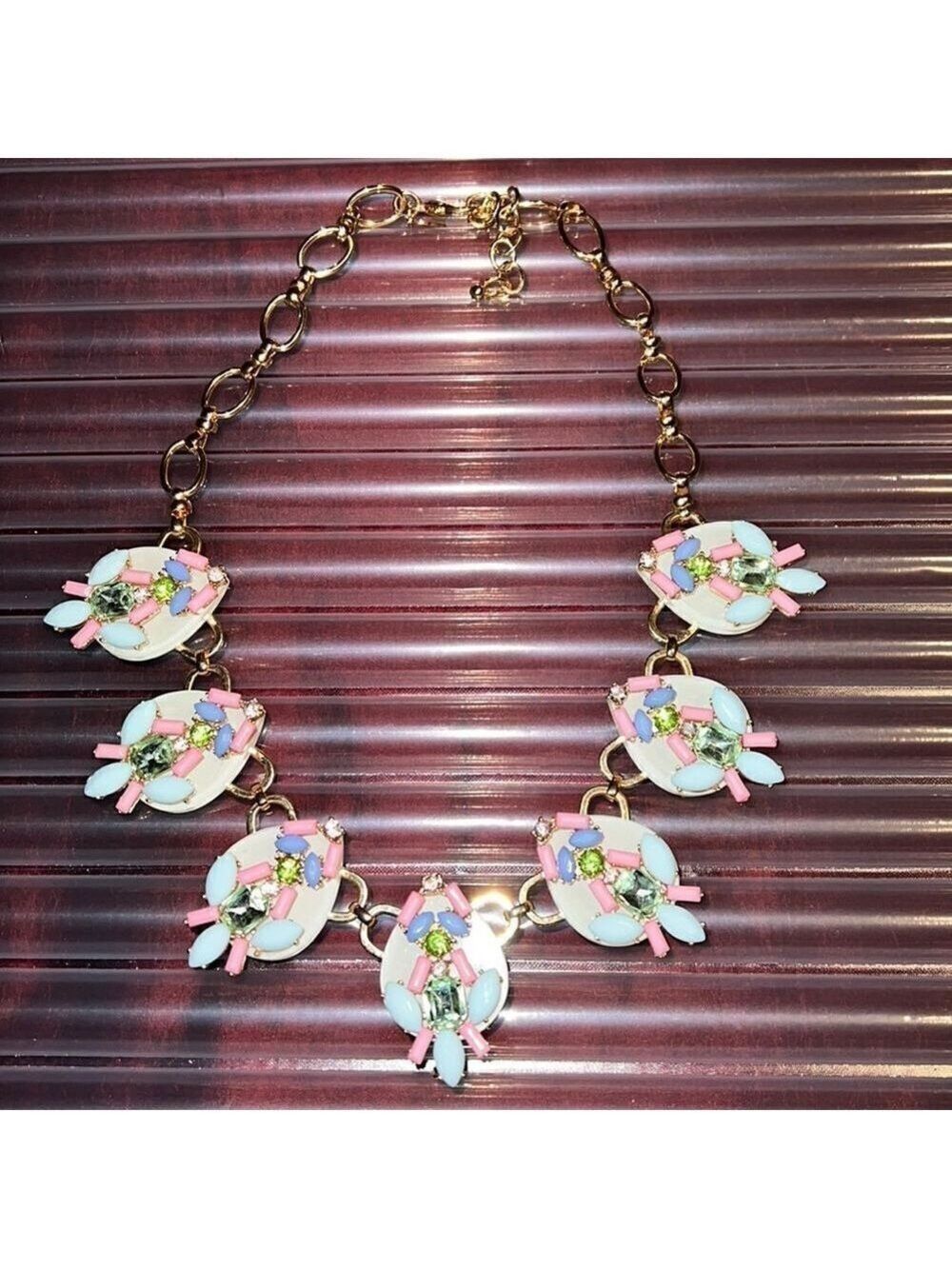 SKYLAR BIB STATEMENT NECKLACE. Pastel stones. Excellent condition